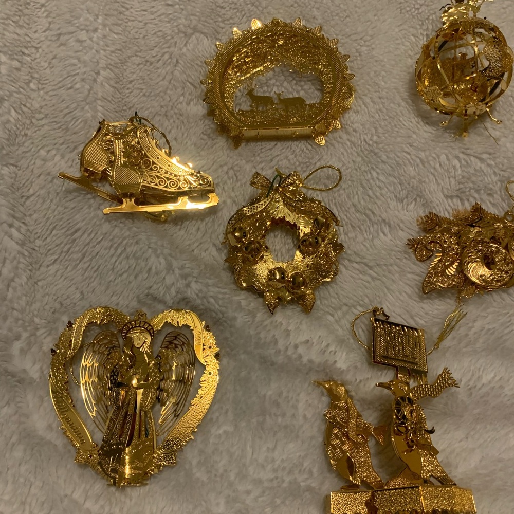 Danbury Mint gold Christmas ornament set - Picture 4 of 5